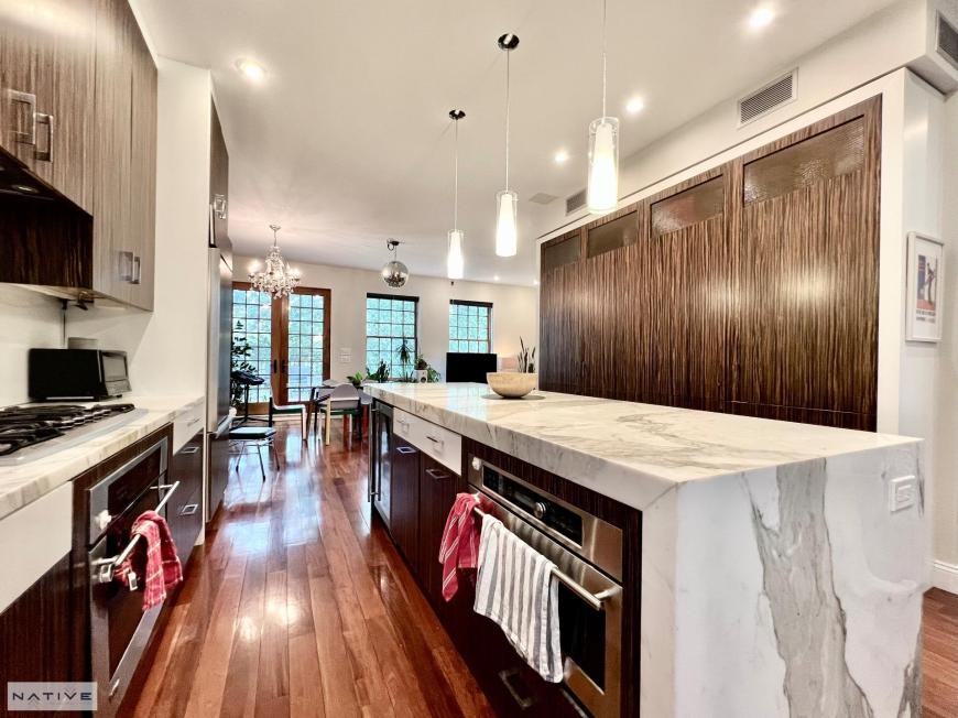98 India St - Photo 2 of 10