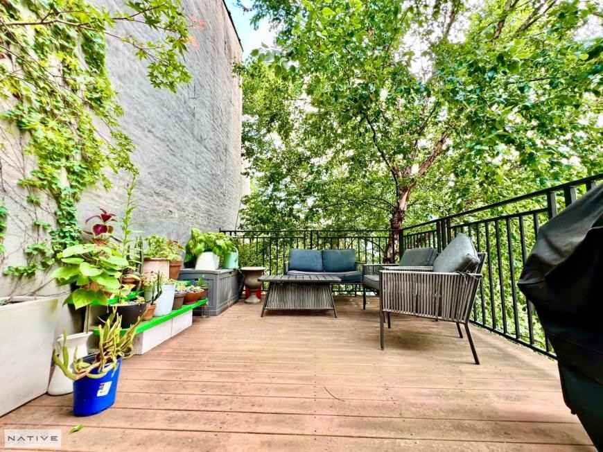 98 India St - Photo 5 of 10