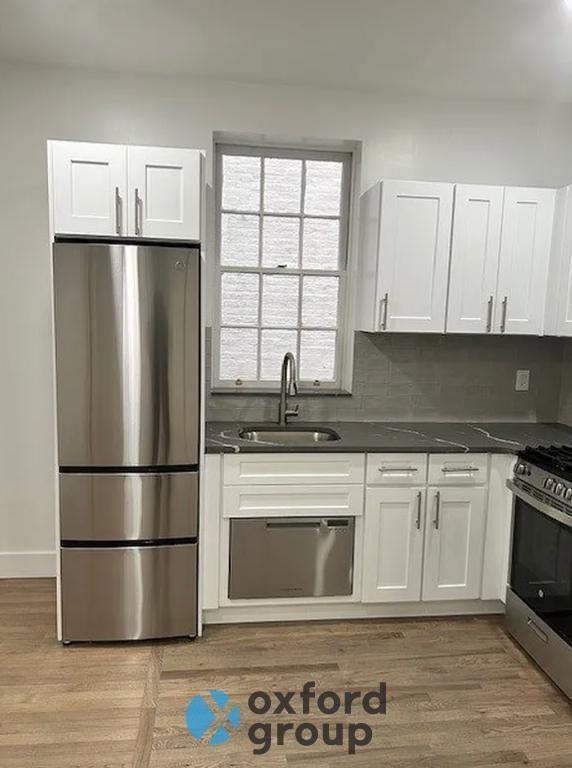 247 E 47th St - Photo 2 of 7