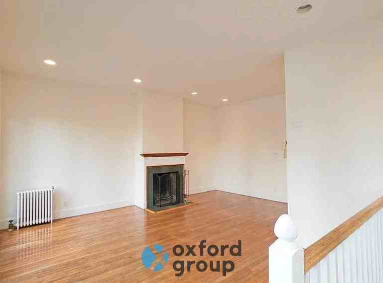 306 E 82nd St - Photo 2 of 9