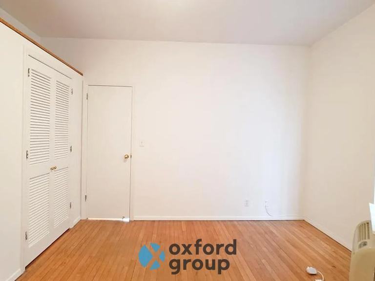 306 E 82nd St - Photo 4 of 9