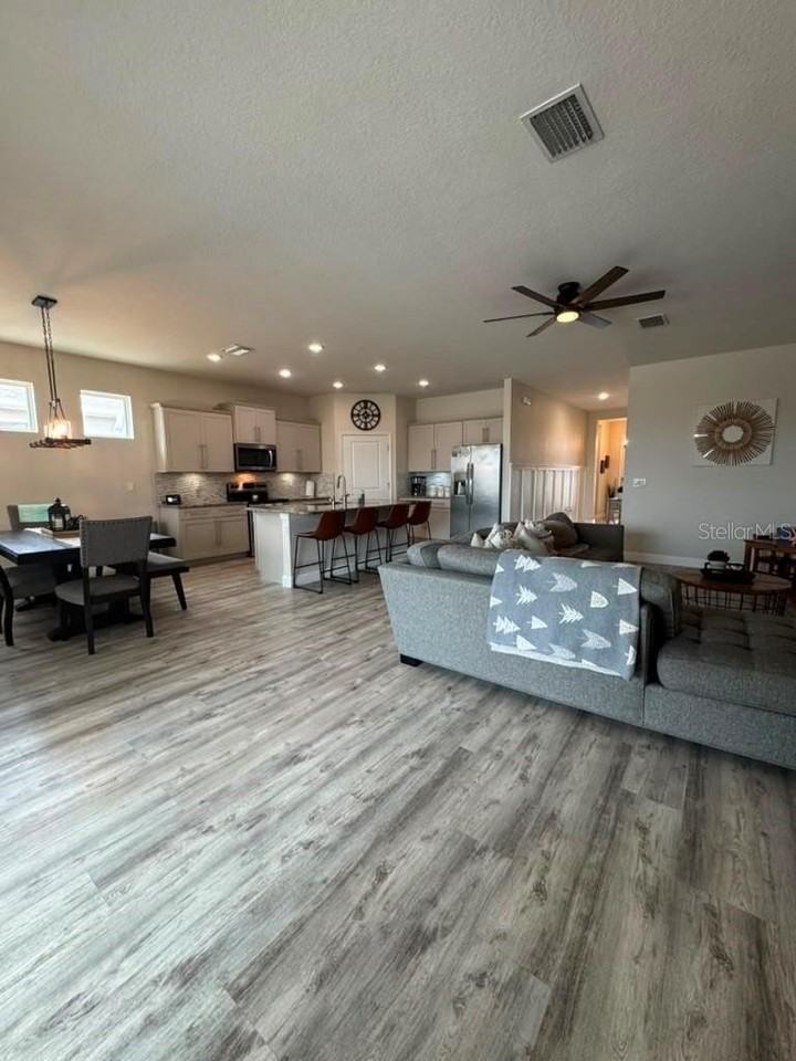 1127 Pipestone Pl - Photo 5 of 27