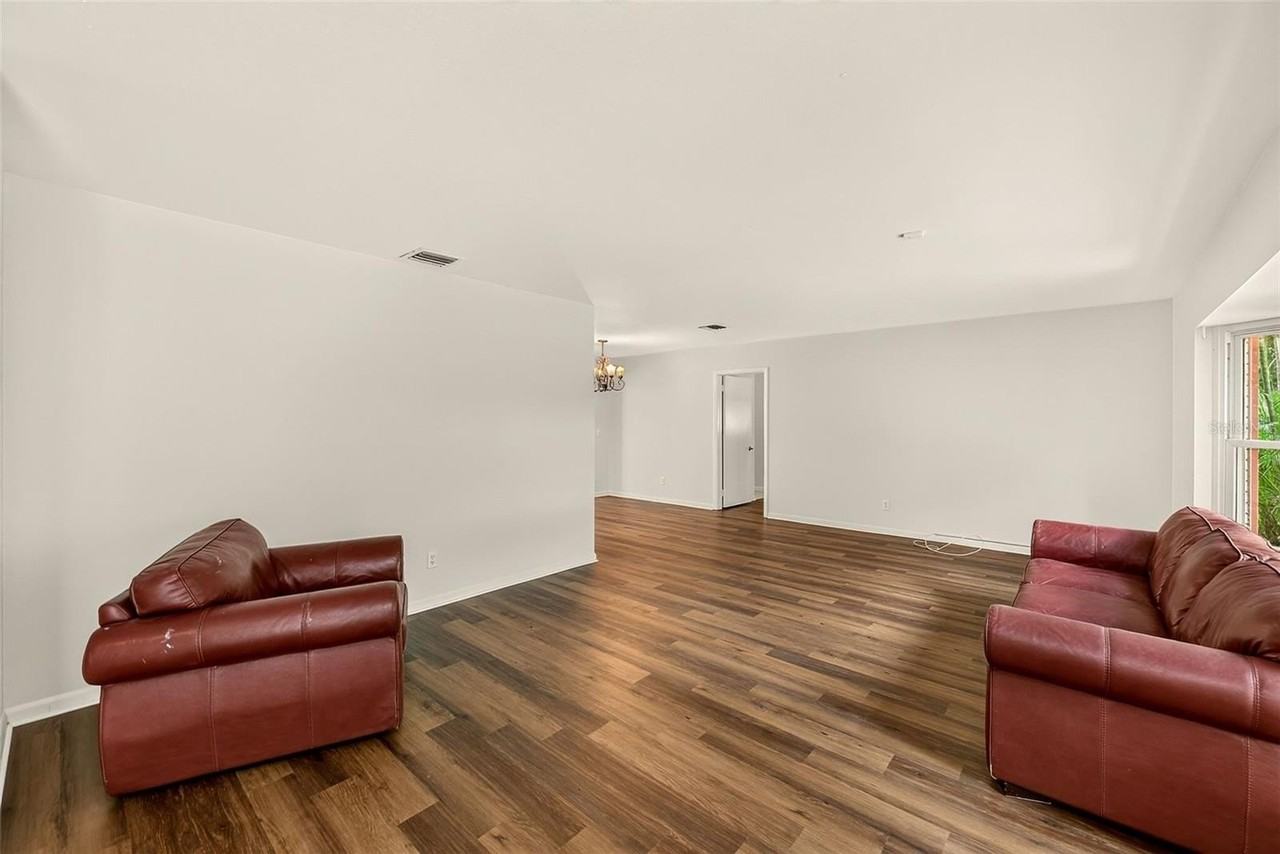 303 Saint Augustine Ave - Photo 4 of 44