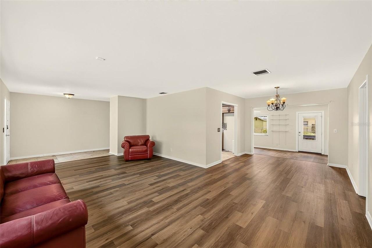 303 Saint Augustine Ave - Photo 6 of 44