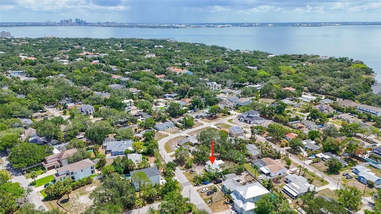6206 S Foster Ave - Photo 2 of 15
