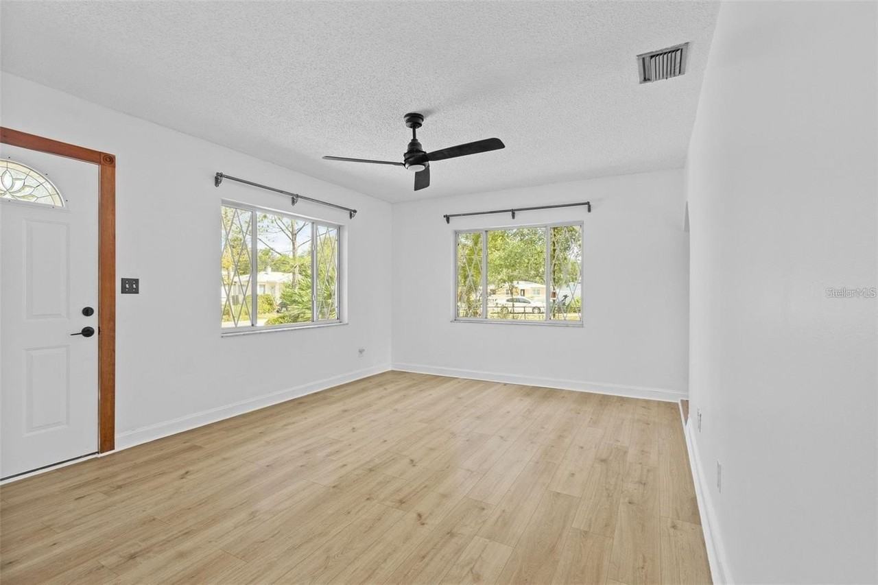 6206 S Foster Ave - Photo 4 of 15