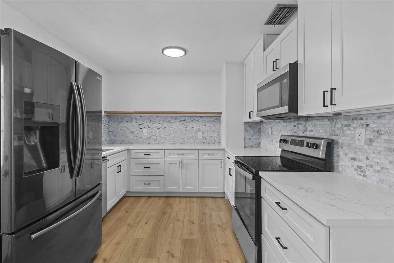 6206 S Foster Ave - Photo 6 of 15