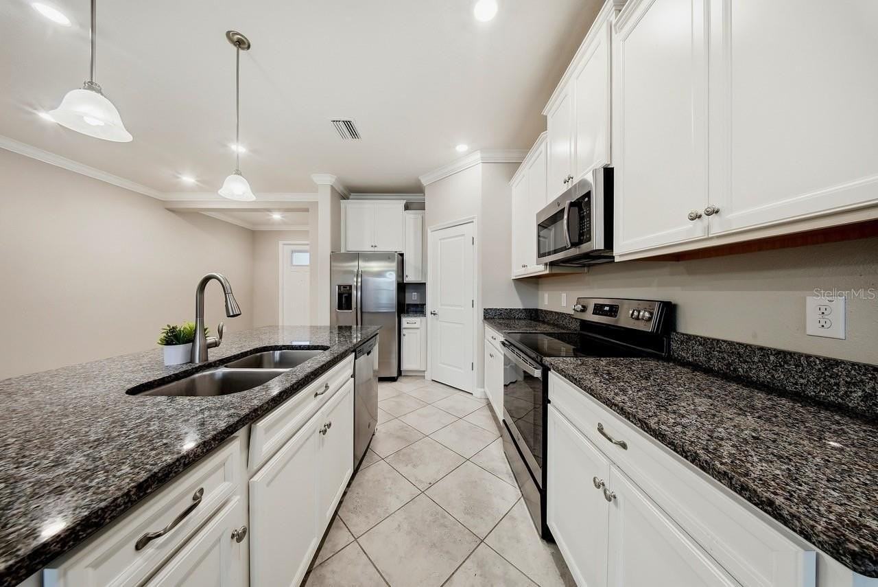 18836 Noble Caspian Dr - Photo 3 of 46