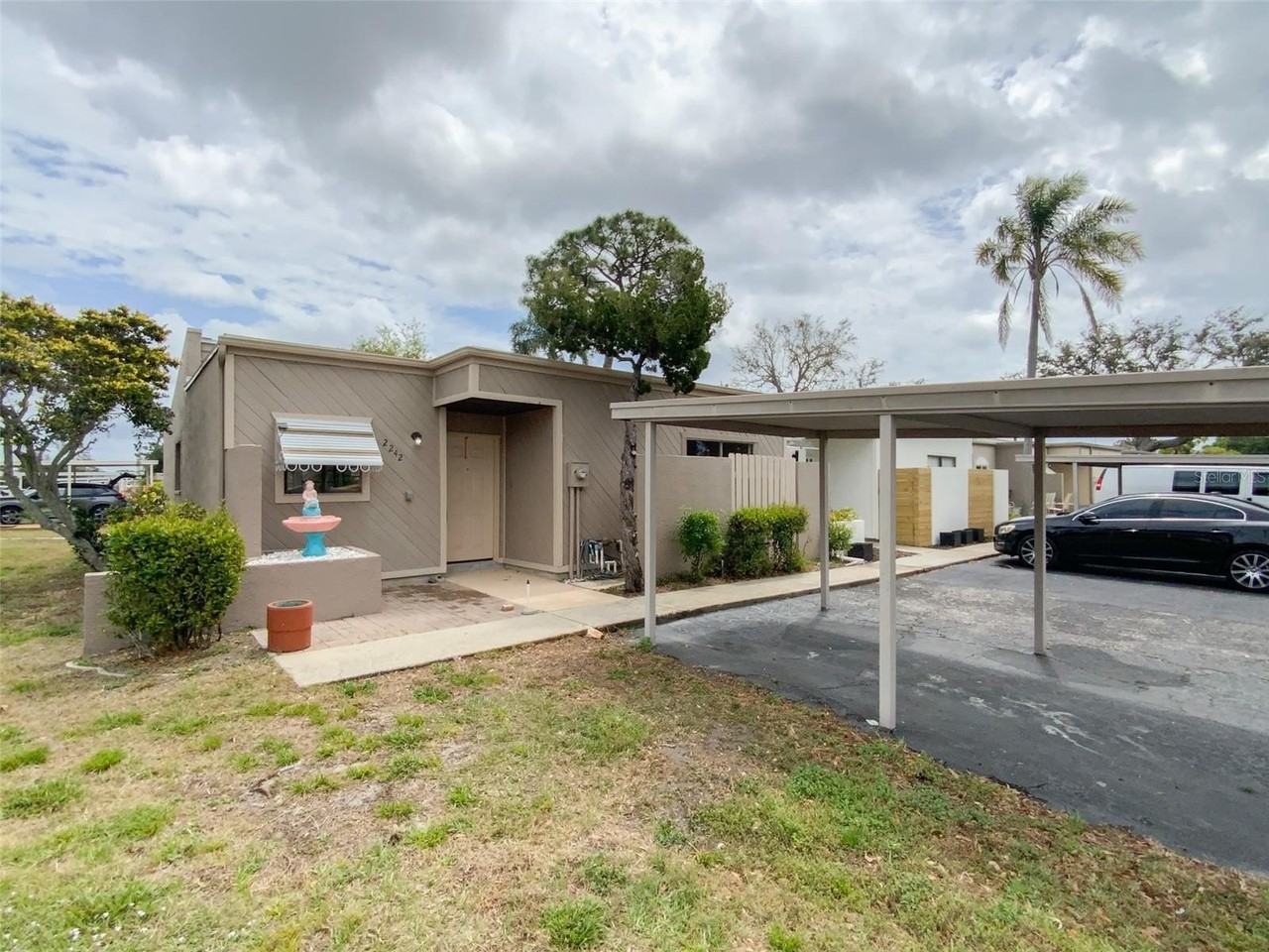 2242 Pinewood Villas Dr