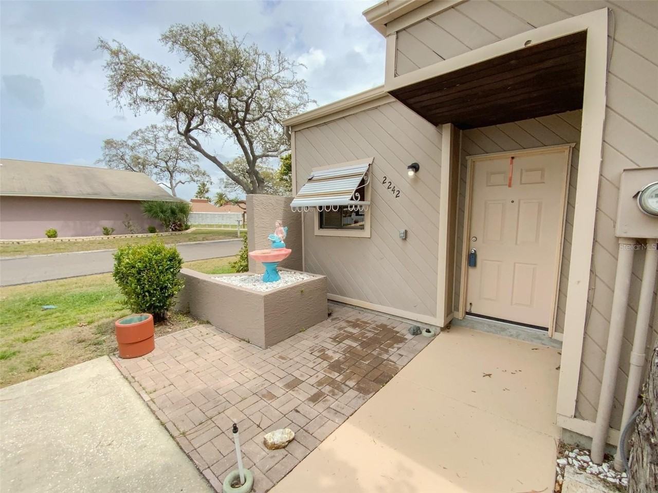 2242 Pinewood Villas Dr - Photo 2 of 35