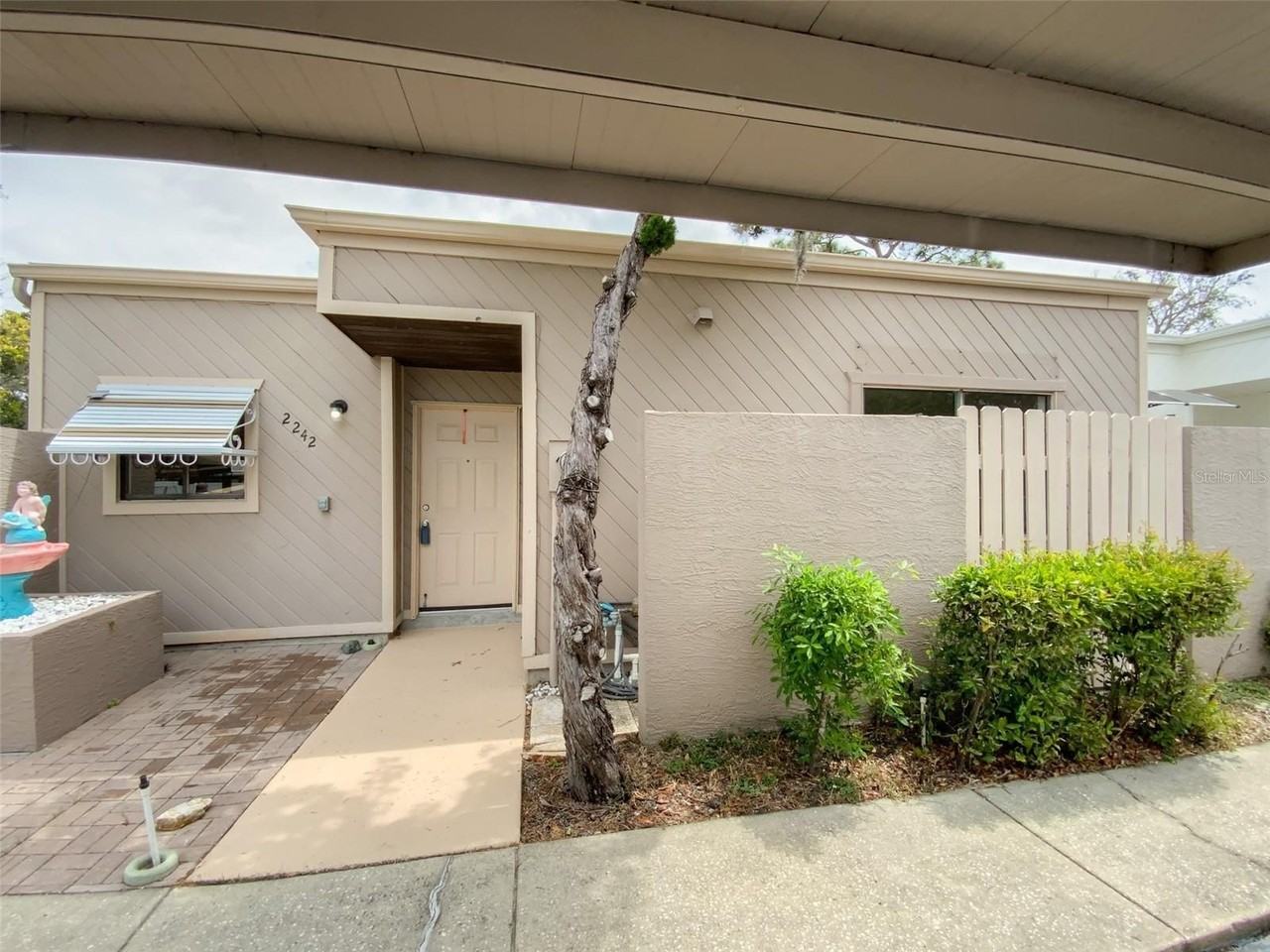 2242 Pinewood Villas Dr - Photo 4 of 35