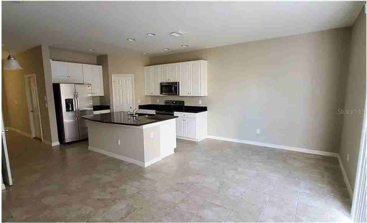 7027 Towne Lake Rd - Photo 4 of 13