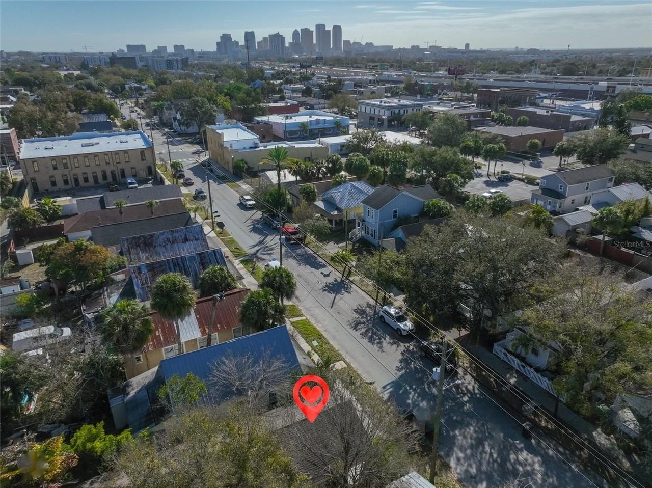 2331 W Chestnut St - Photo 2 of 36