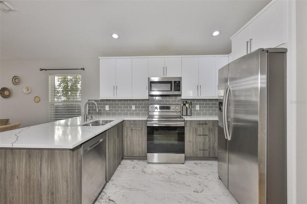 2331 W Chestnut St - Photo 6 of 36