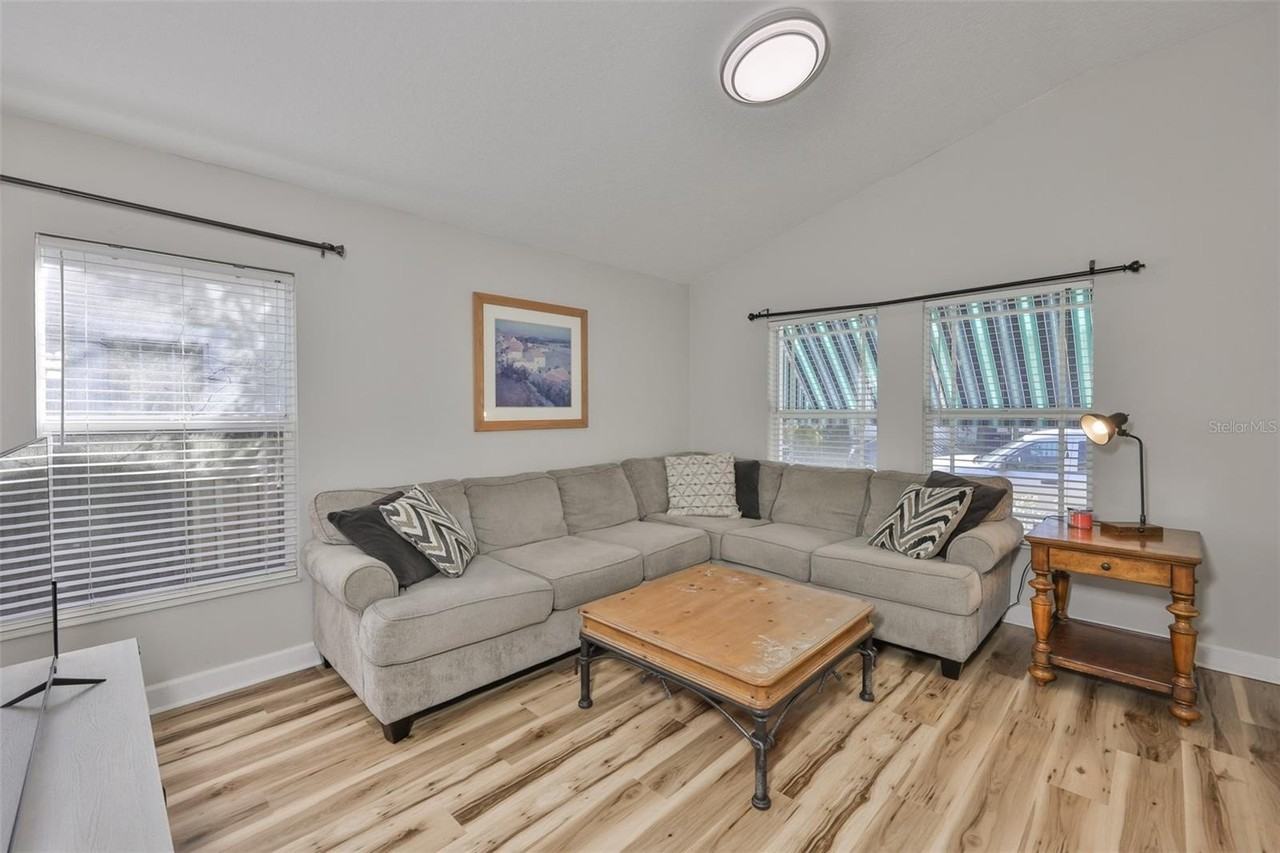 2331 W Chestnut St - Photo 7 of 36