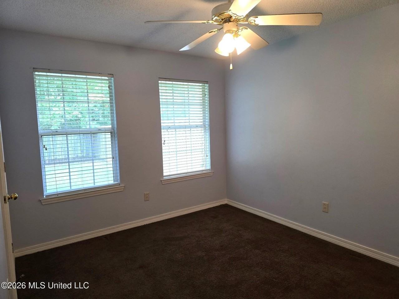 13200 Warren Dr - Photo 5 of 10