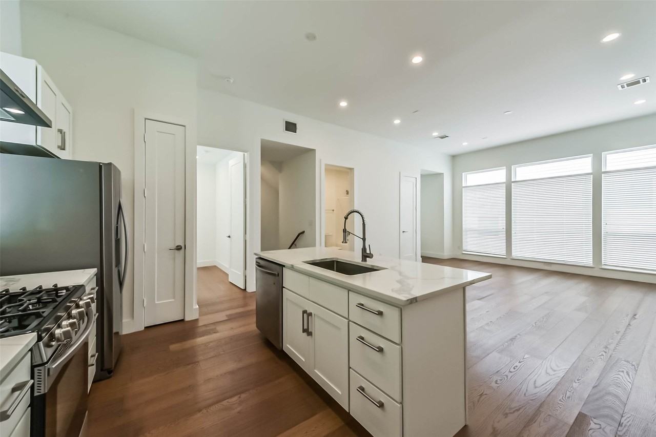 2408 Emancipation Ave #A - Photo 3 of 17