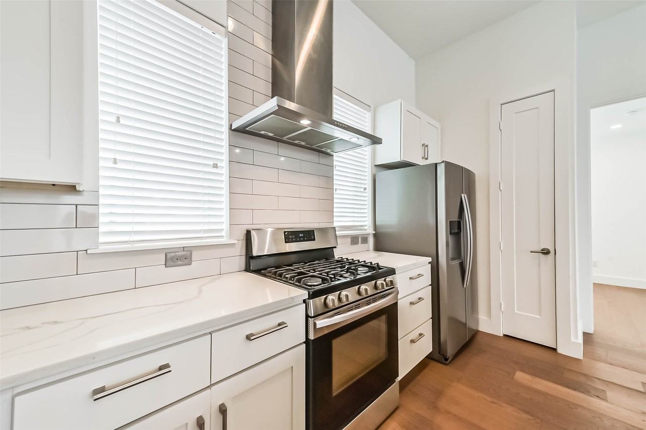 2408 Emancipation Ave #A - Photo 5 of 17