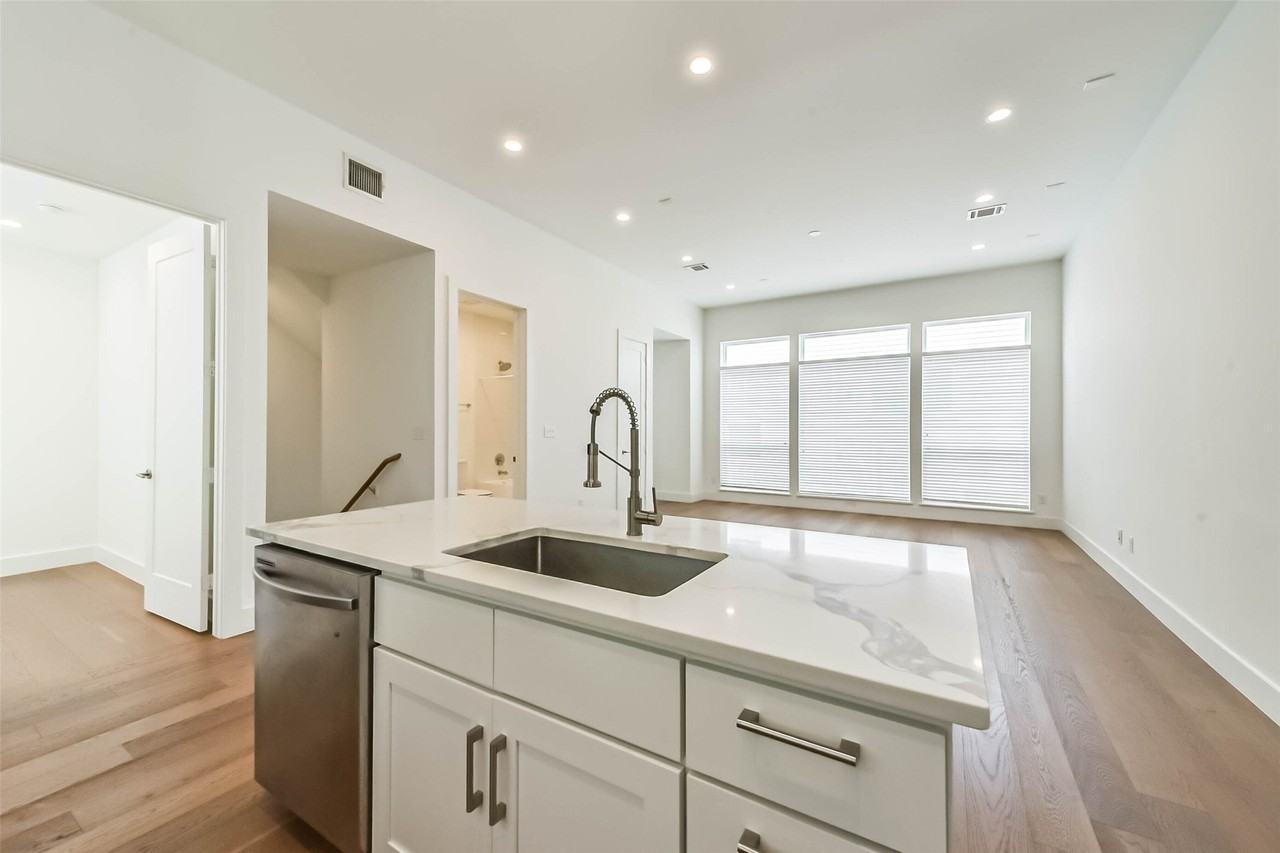 2408 Emancipation Ave #A - Photo 6 of 17