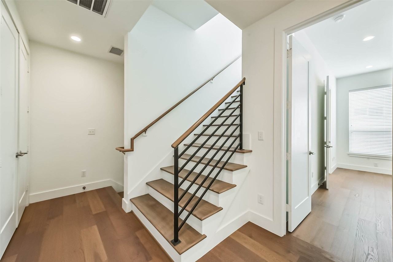 2408 Emancipation Ave #A - Photo 7 of 17