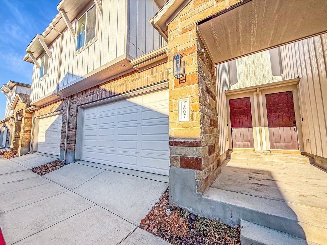 5607 Mobeetie Loop - Photo 2 of 21