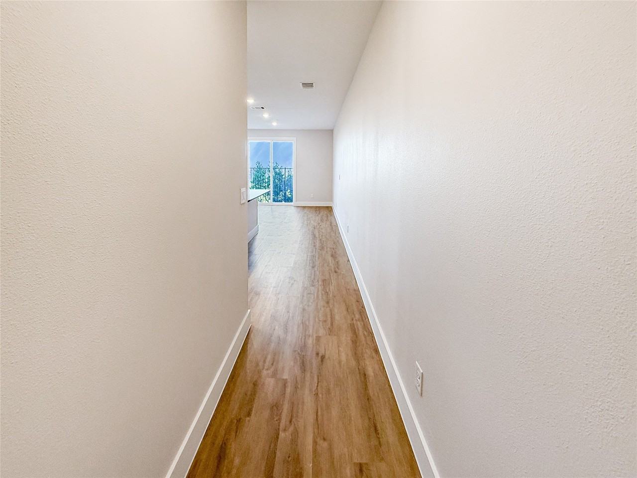 5607 Mobeetie Loop - Photo 3 of 21