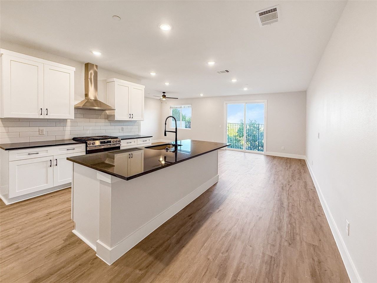 5607 Mobeetie Loop - Photo 4 of 21