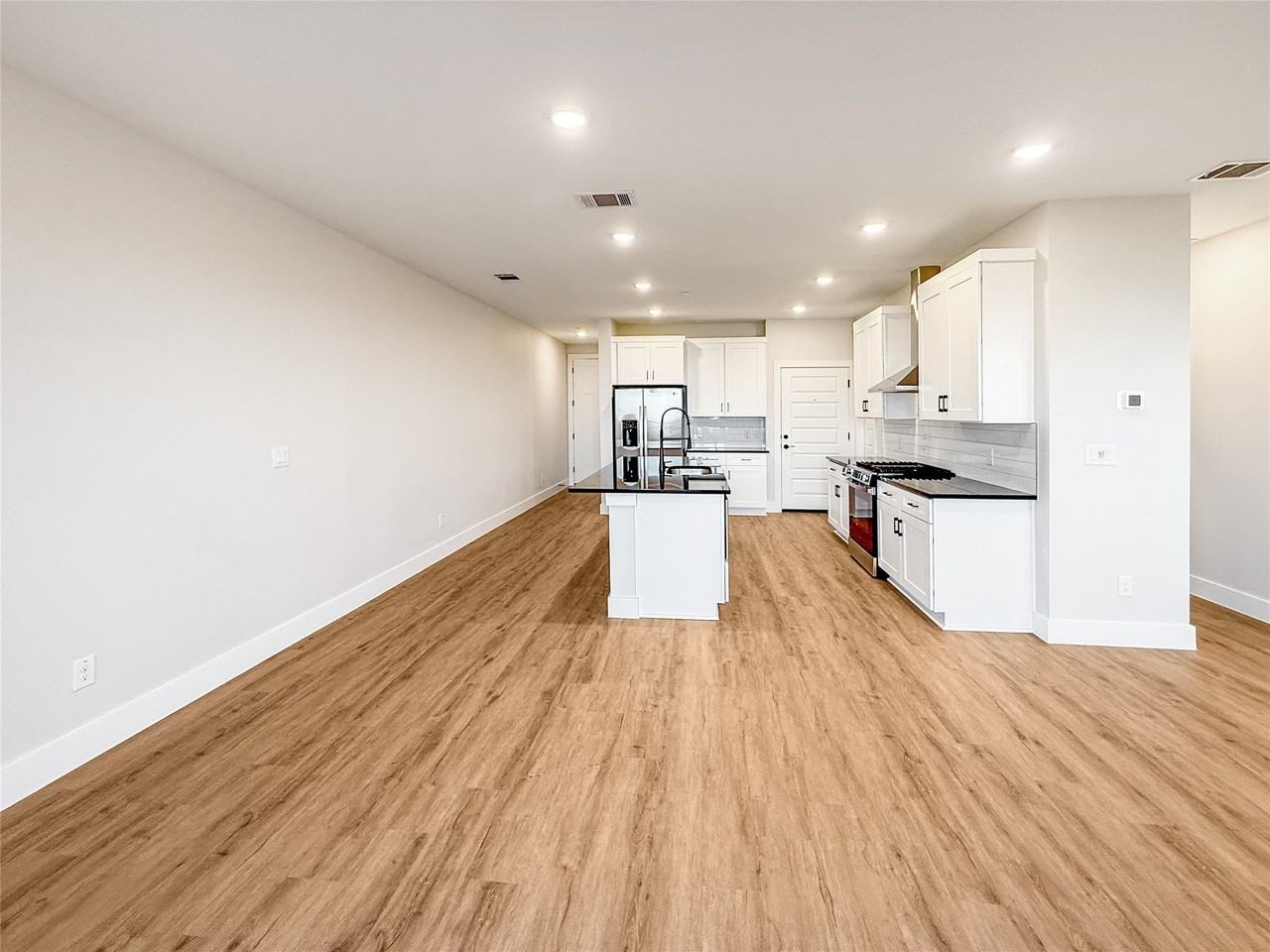 5607 Mobeetie Loop - Photo 6 of 21