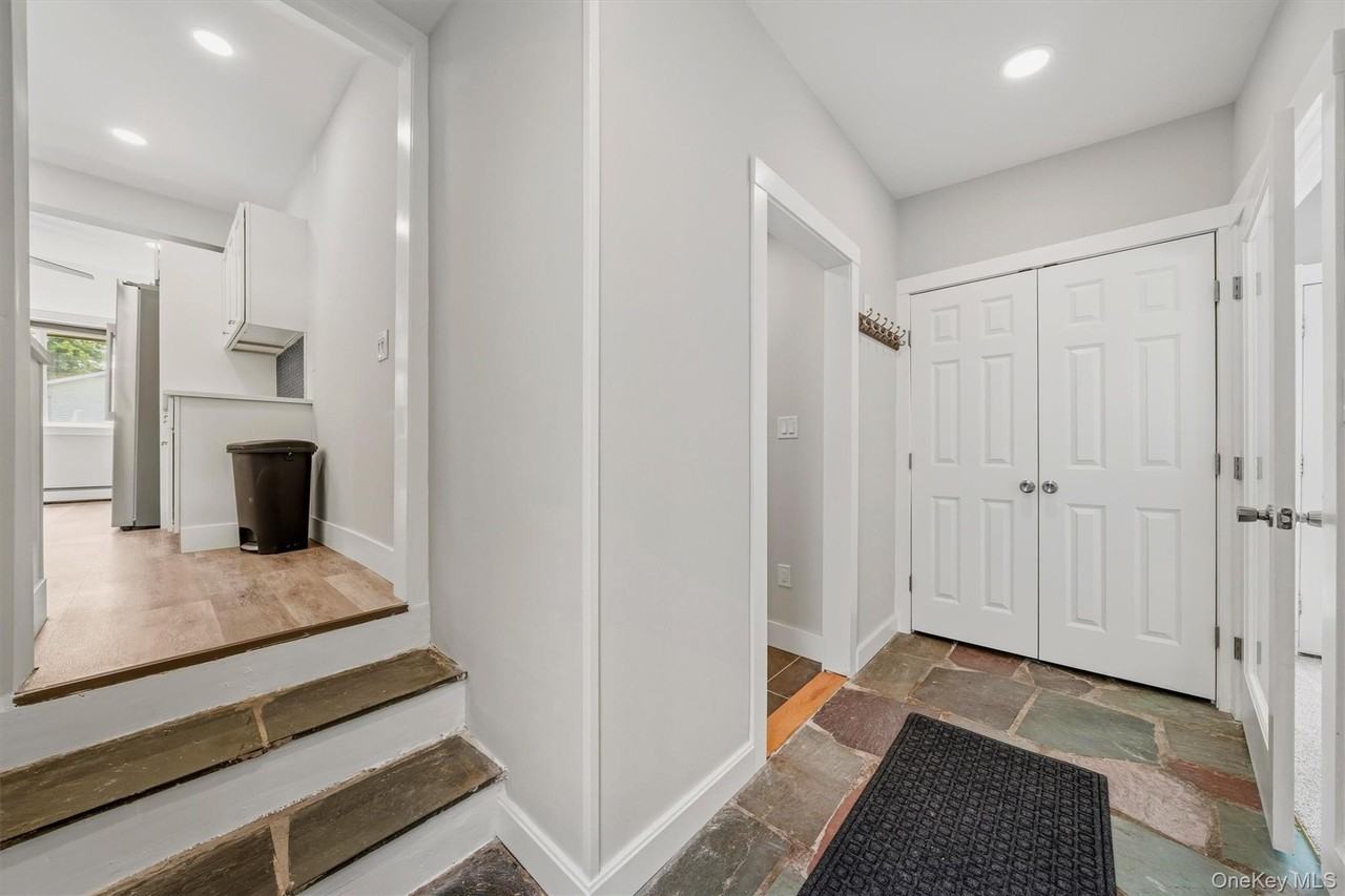12 Dickerson Pl - Photo 4 of 31