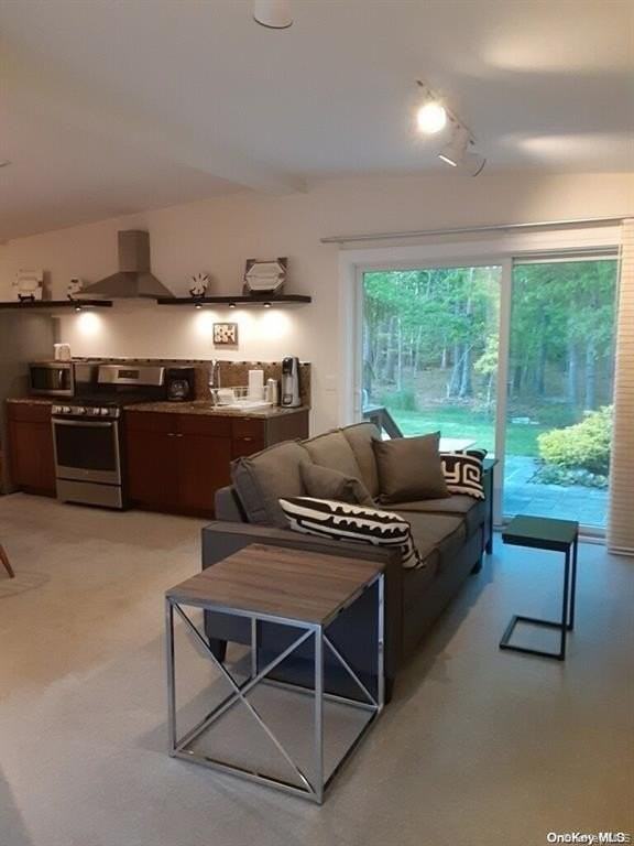 63 Gardiners Ln - Photo 5 of 10