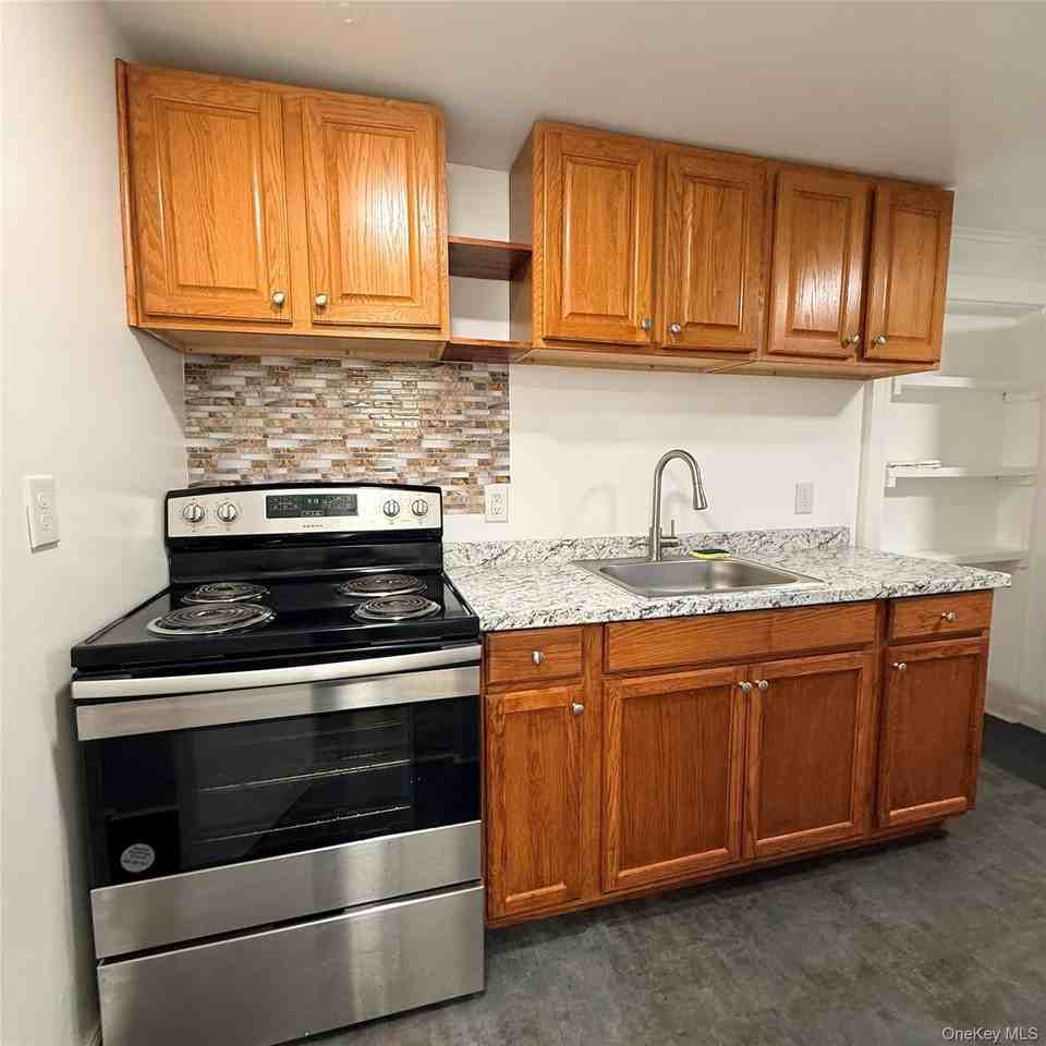 155 Main St #4 - Photo 5 of 14