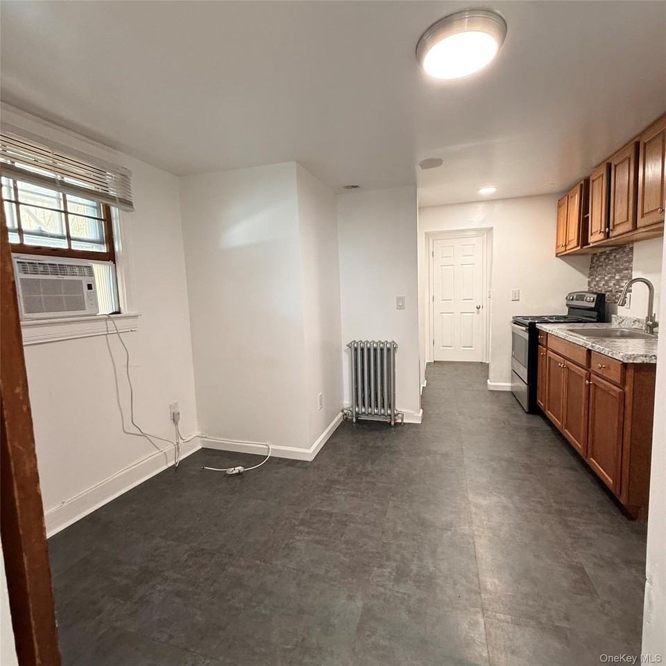 155 Main St #4 - Photo 7 of 14