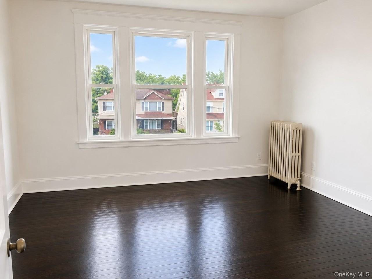 640 S 6th Ave - Photo 3 of 10