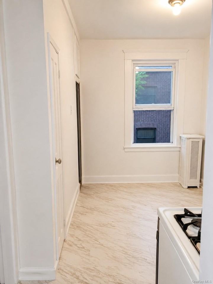 640 S 6th Ave - Photo 6 of 10