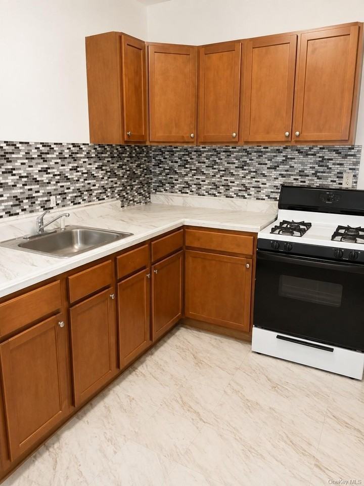 640 S 6th Ave - Photo 7 of 10