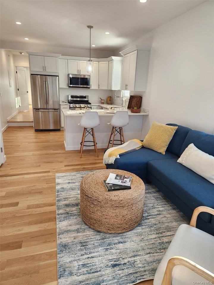 156 Jefferson Ave #1 - Photo 3 of 15