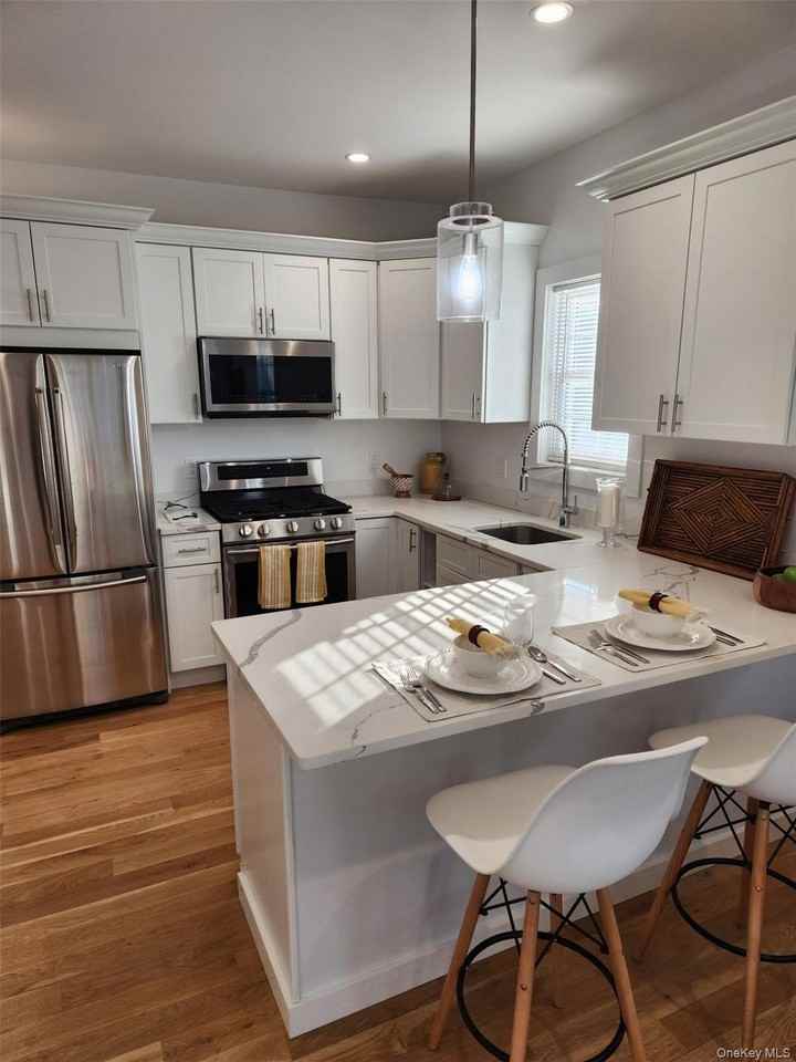 156 Jefferson Ave #1 - Photo 4 of 15