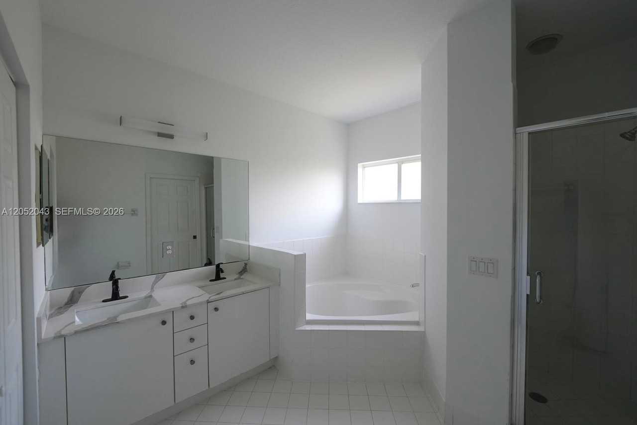 8836 Sw 221st Ter - Photo 6 of 8