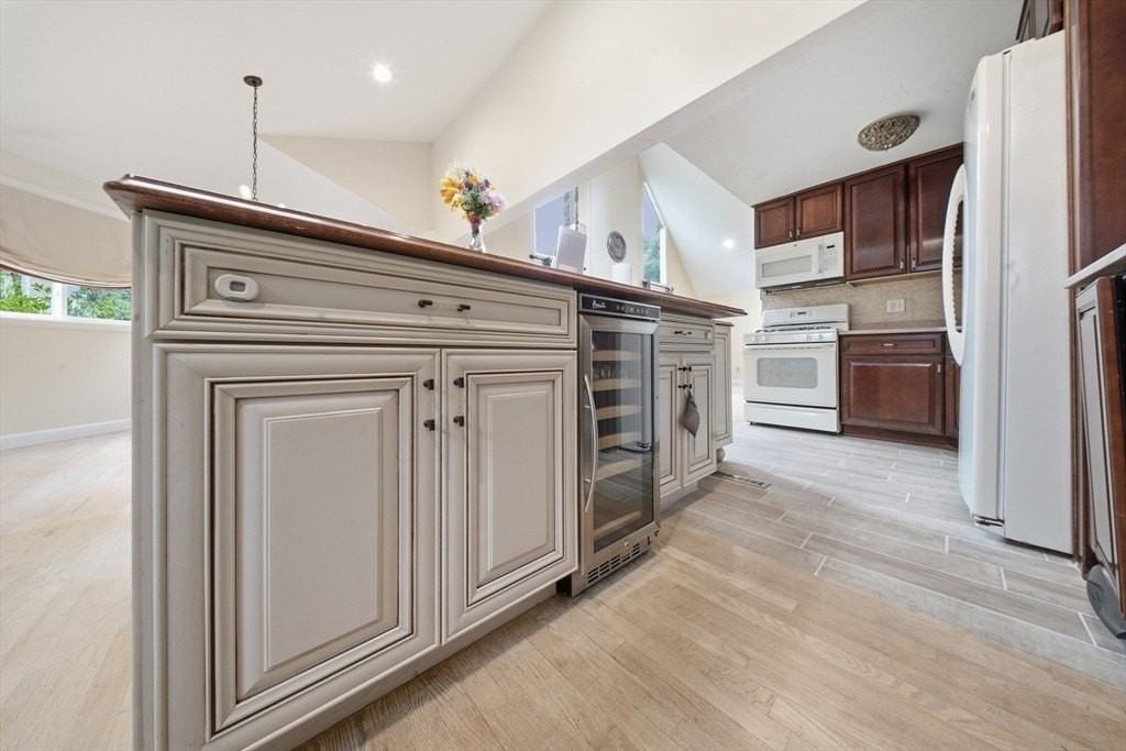 7 Sherborne Cir - Photo 4 of 39