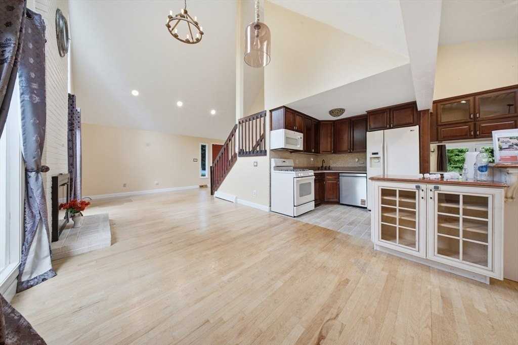 7 Sherborne Cir - Photo 5 of 39