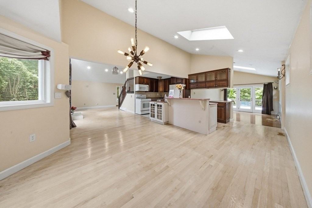 7 Sherborne Cir - Photo 6 of 39