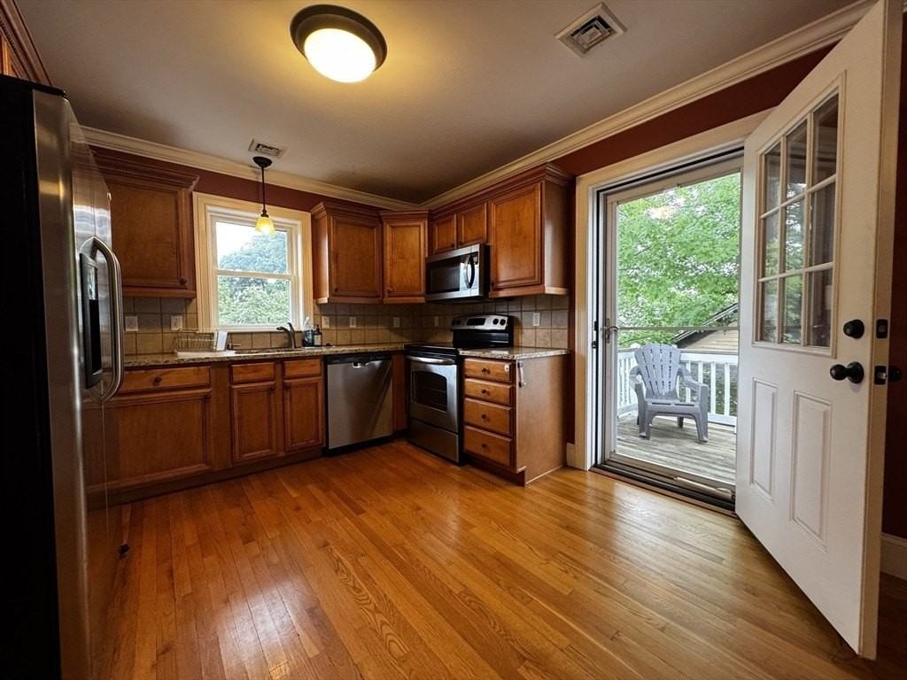 92 Alder St #2 - Photo 3 of 21