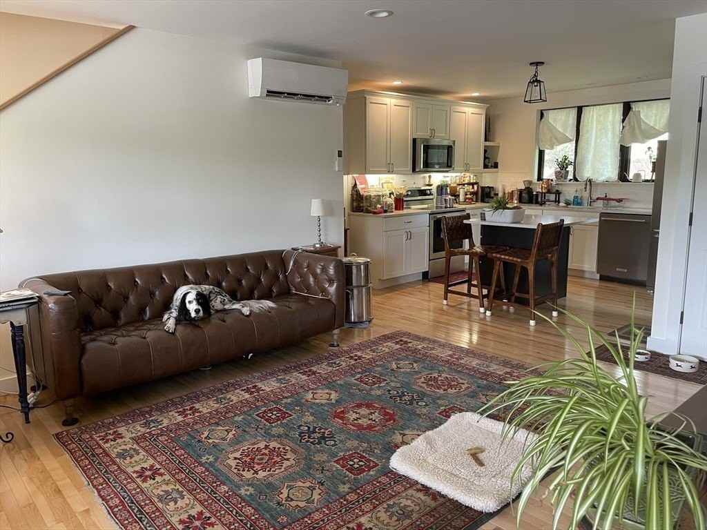 181 Main St #B - Photo 3 of 14