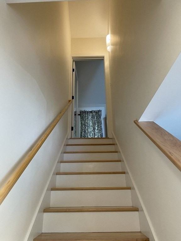 181 Main St #B - Photo 7 of 14