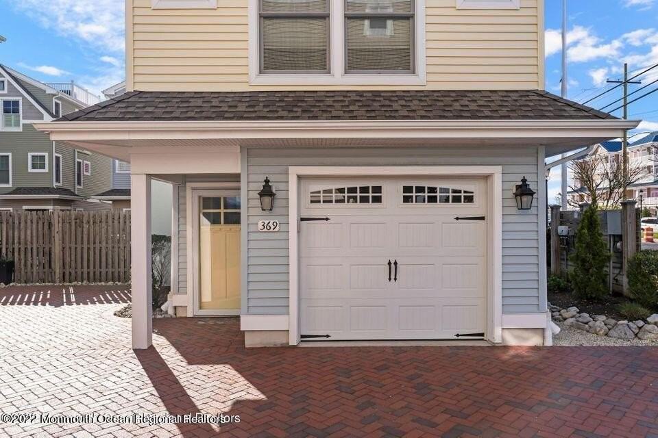 369 W 8th St #4 - Photo 2 of 28