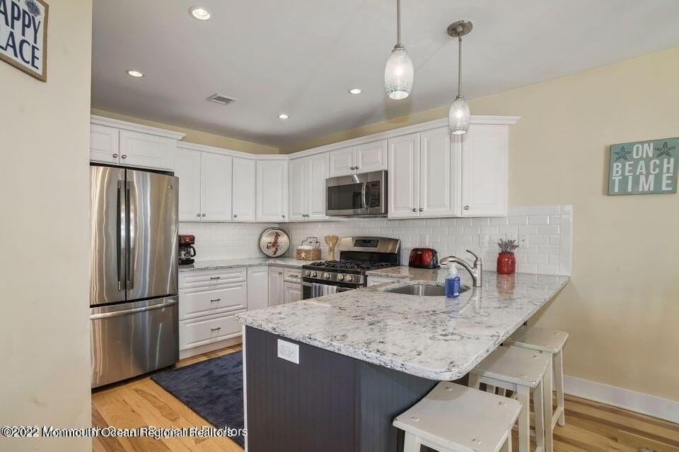 369 W 8th St #4 - Photo 4 of 28