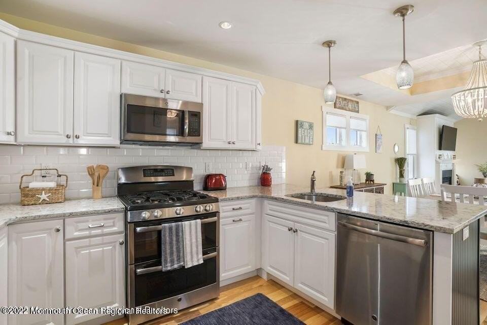 369 W 8th St #4 - Photo 5 of 28