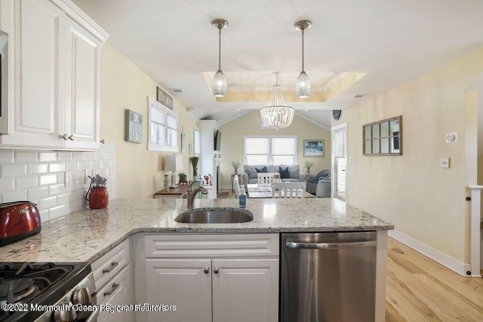 369 W 8th St #4 - Photo 6 of 28