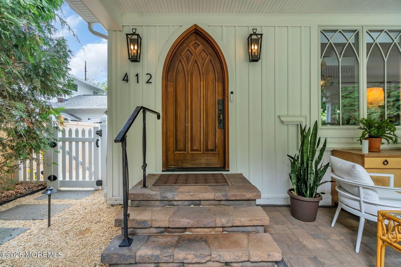 412 Brighton Ave - Photo 2 of 35