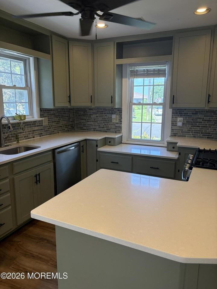 36 Bayberry Ave - Photo 2 of 14